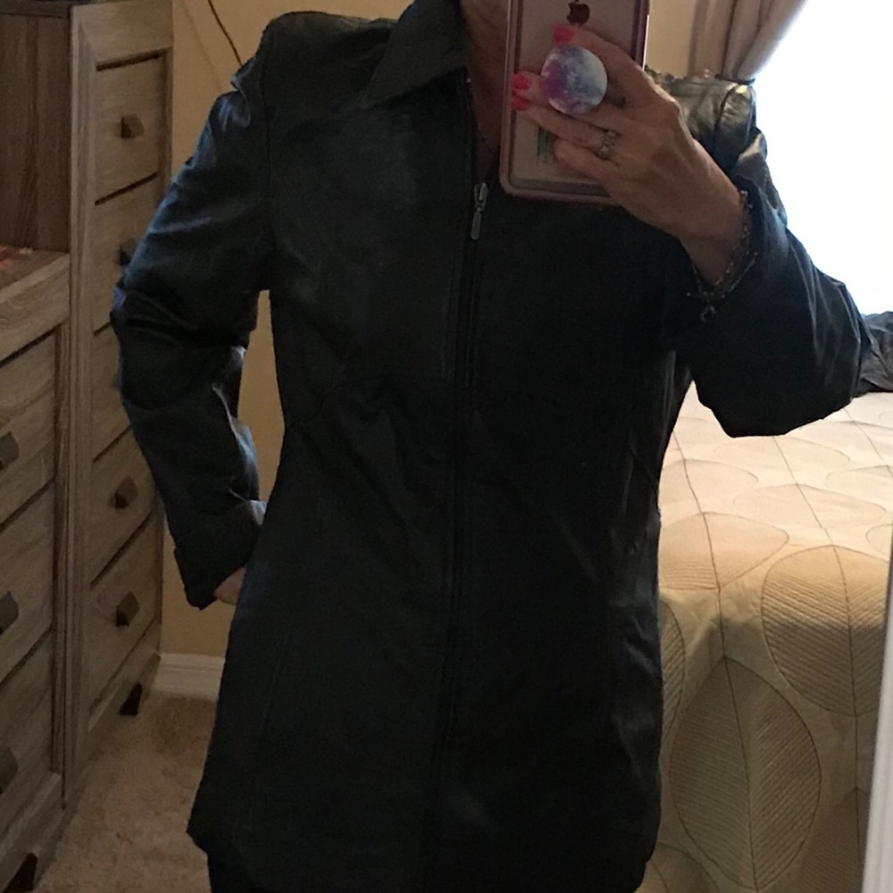 Beautiful leather jacket size small.